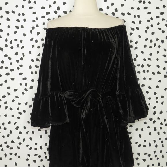 C/Meo Black Velvet Beaded Off the Shoulder Ruffle Sleeve Belted Romper - Picture 4 of 11